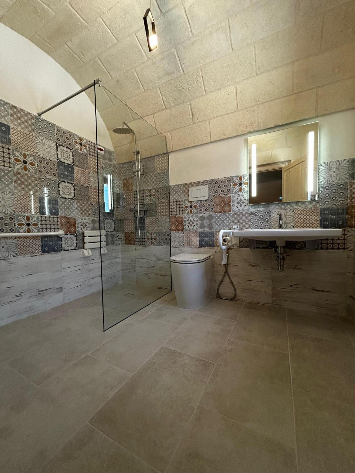 ペッツェ・ディ・グレーコ Il Trullo Di Bina Bed & Breakfast エクステリア 写真