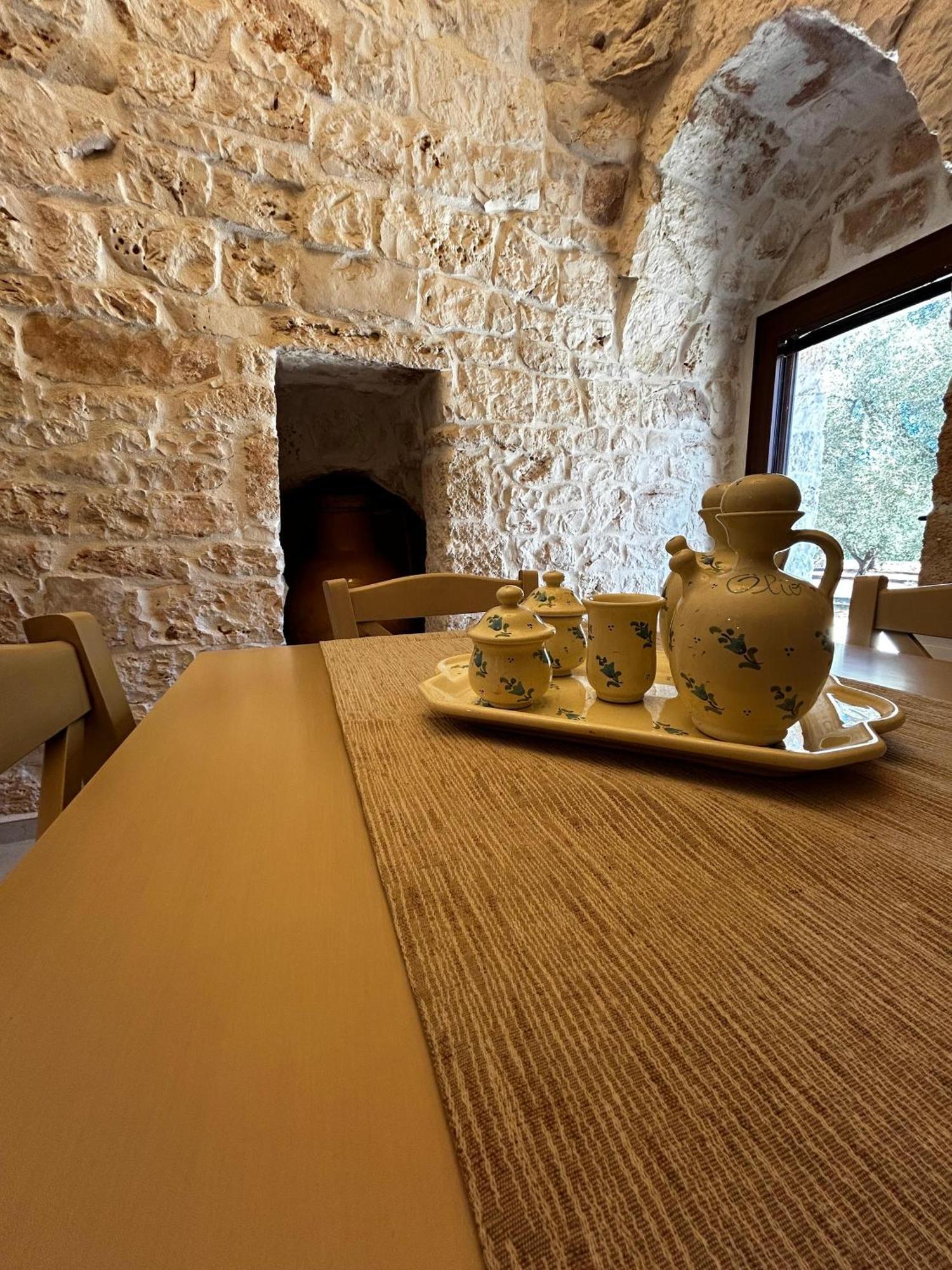 ペッツェ・ディ・グレーコ Il Trullo Di Bina Bed & Breakfast エクステリア 写真
