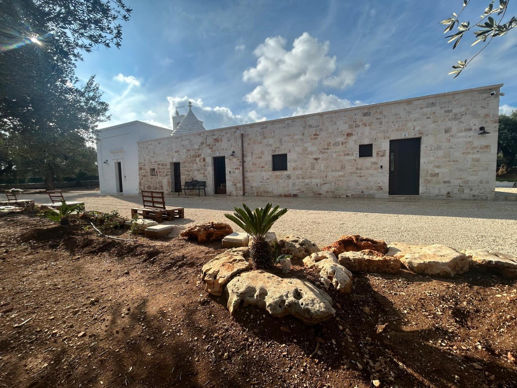 ペッツェ・ディ・グレーコ Il Trullo Di Bina Bed & Breakfast エクステリア 写真
